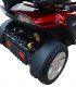 Vue de l'arrière en détail du scooter handicapé Pride XL140 en rouge