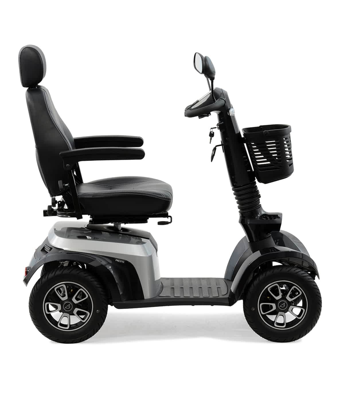 Vue de côté du scooter électrique handicapé PMR Life & Mobility Presto en gris